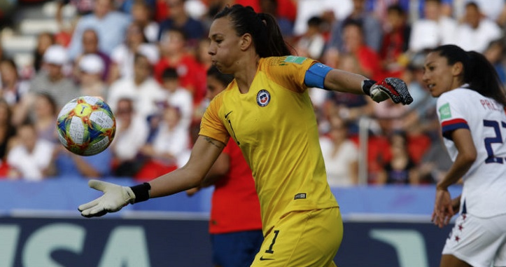 TIANE ENDLER LES ENTREGÓ SU JINETA: SE SUMÓ A MUJERES DE “POR TODAS” QUE LIDERAN OLLAS COMUNES